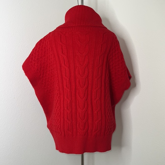 🔹 Callahan Knitwear Oversized Sleeveless Turtleneck Sweater - Picture 2 of 5